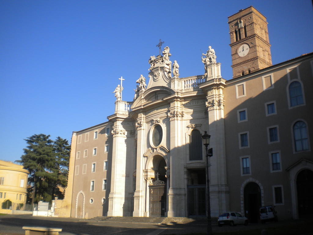B&B La Finestra Di Fronte Rome Luaran gambar