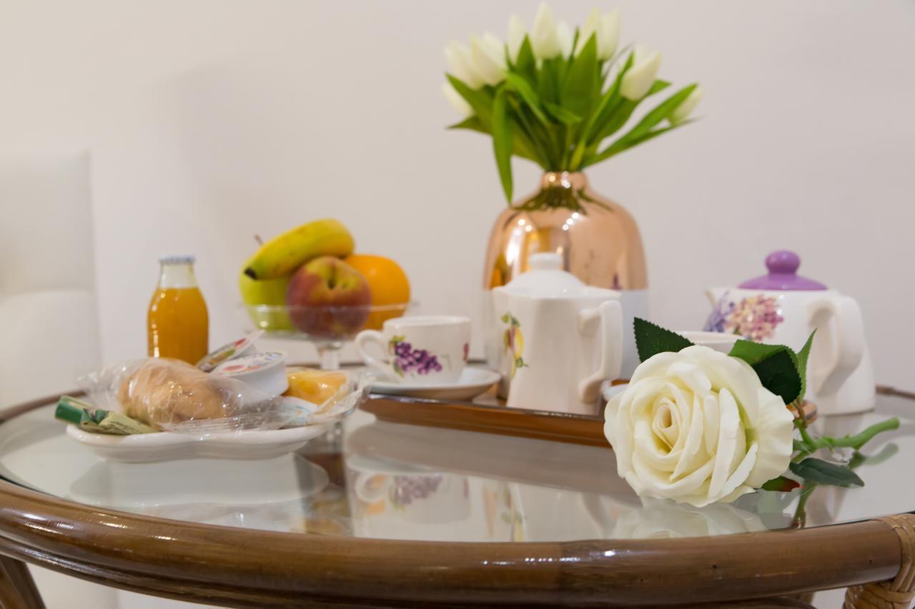 B&B La Finestra Di Fronte Rome Luaran gambar